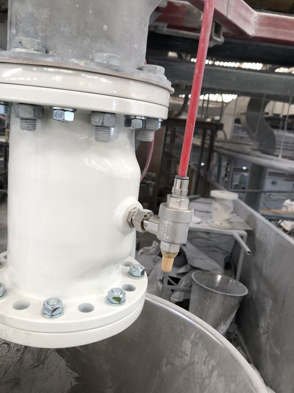 valve for vacuum loader polymers